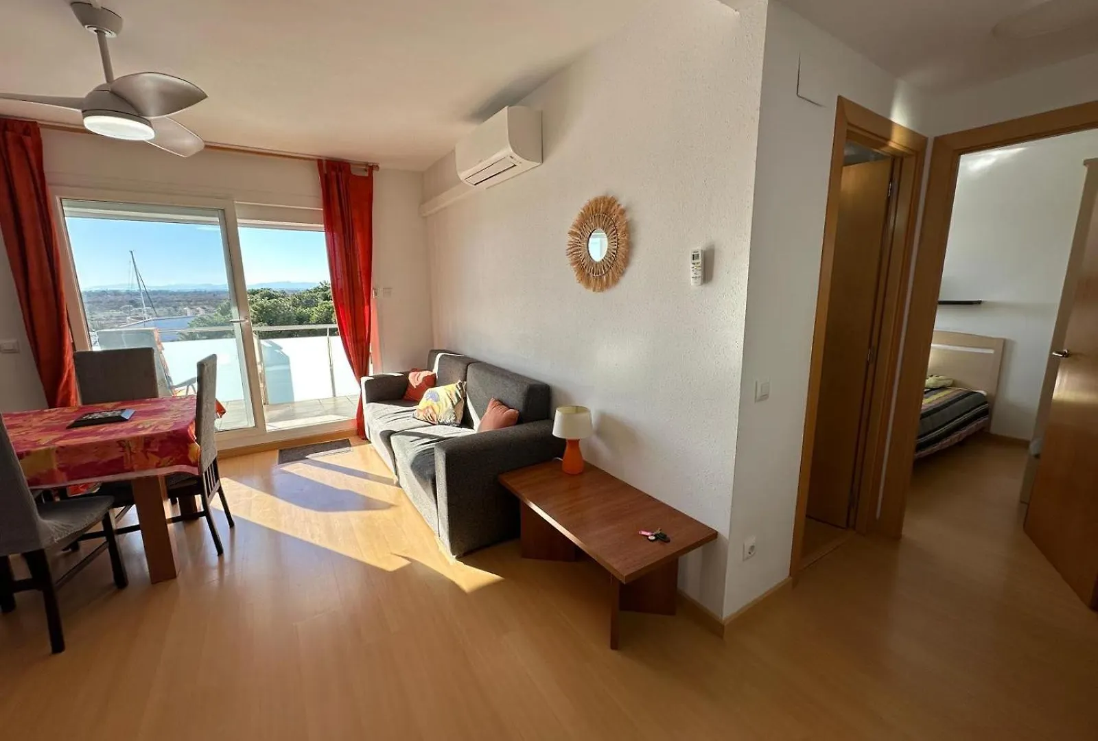 Apartment Ferienwohnung Bonito Piso Con Preciosas Vistas Av-32 Roses